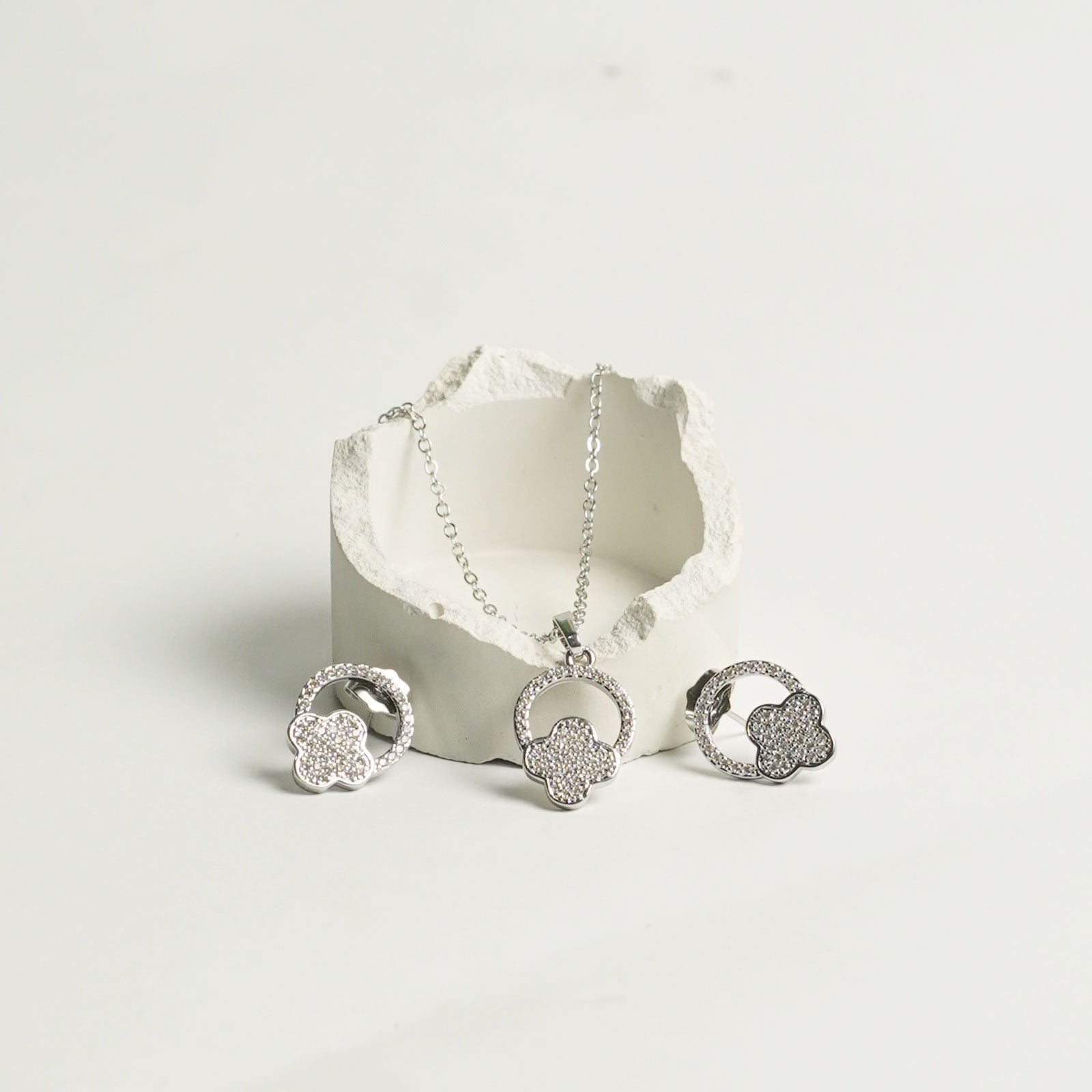 Clover necklace and earring Set